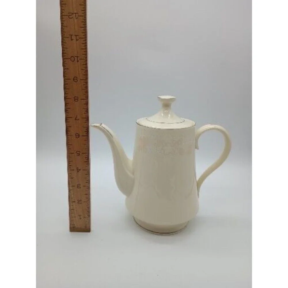 Budlet Teapot Ivory Fine China Leaf Vine Pattern